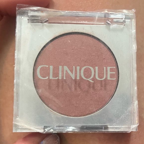 All new 11 piece Clinique skincare/ makeup bundle makeup bag included💜❤️🌺 - Picture 5 of 16